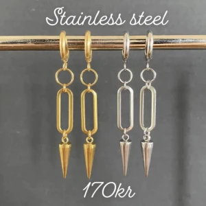 Örhängen  - Frakt 15kr 💓