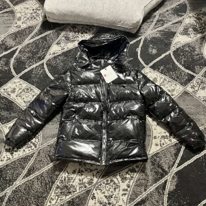 Moncler maya  - Säljer min äkta moncler maya har tröttnat på den 