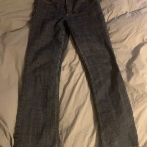 Vintage 70s flare jeans - Vintage straight legs/flare jeans. Använda många gånger, men inte längre. Lite slitet vid hälen och vid ”trycket”. Annars mycket gott skick🫶