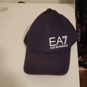 EA7 KEPS - En månad gammal