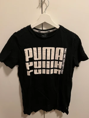 Puma Tröjor - Säljer nu dessa puma tröjorna, då dom har blivit alldeles för små. 100kr för en 200kr för båda. 