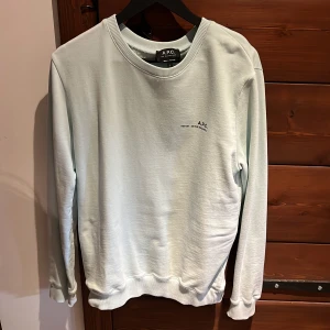 A.P.C sweatshirt  - Knappt använd ser ut som ny! 