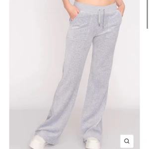 Juicy couture  - Jätte fina juciy byxor, skriv om ni vill att jag ska skicka mer bilder! 💕