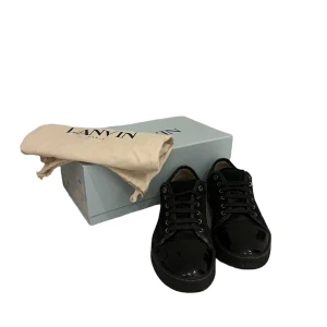 LANVINS - Säljer dessa feta länvins i strl 42/UK 8 passar även 43. Skick 9/10 och därför ett pris på 2299kr