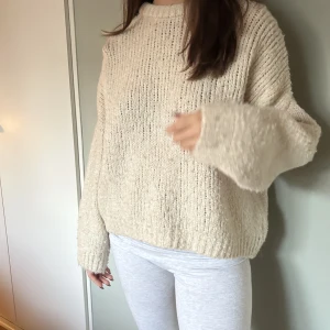 stickad tröja - jätte mysig fin stickad tröja från mango, ganska nopprig men det går att fixa:)) stl M