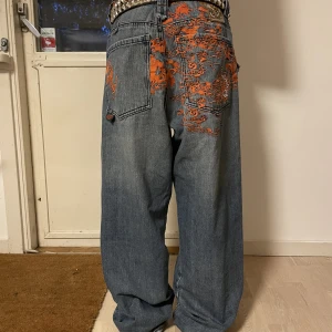 akademiks jeans - unika akademiks baggy jeans! har dock inte orginalknapp:/