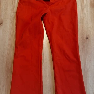 Zara - Supersnygg utsvängda zara byxor