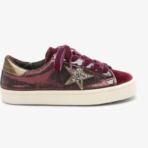 Next sneakers  - Använd fåtal gånger, ej skitiga utan sulan är beige💓 Köpt för 2 månader sedan ifrån Zalando  nypris 450kr. Storlek 35,5 men jag har storlek 36 och de passar mig💓 skall även tvättas