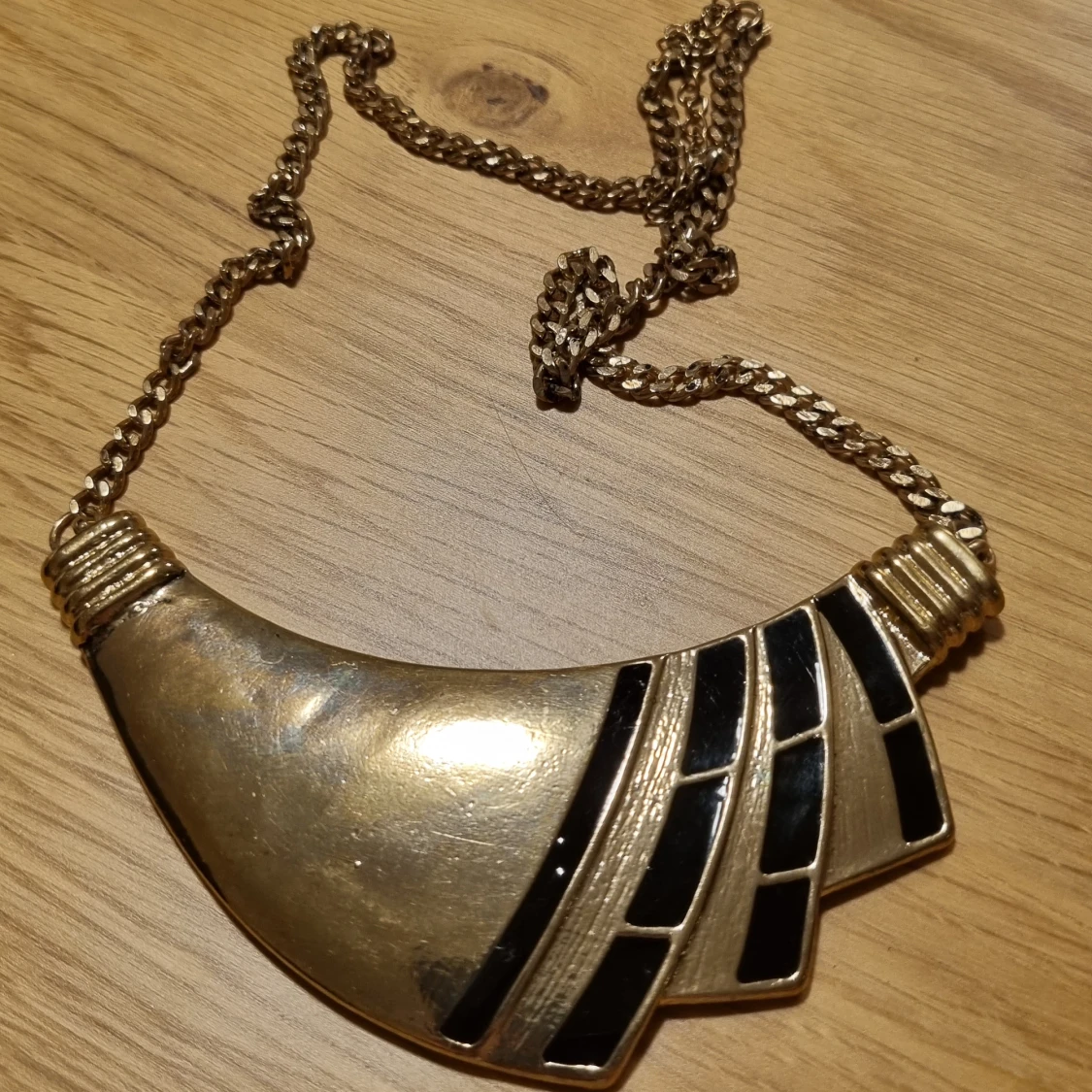 Guldigt halsband  - 91