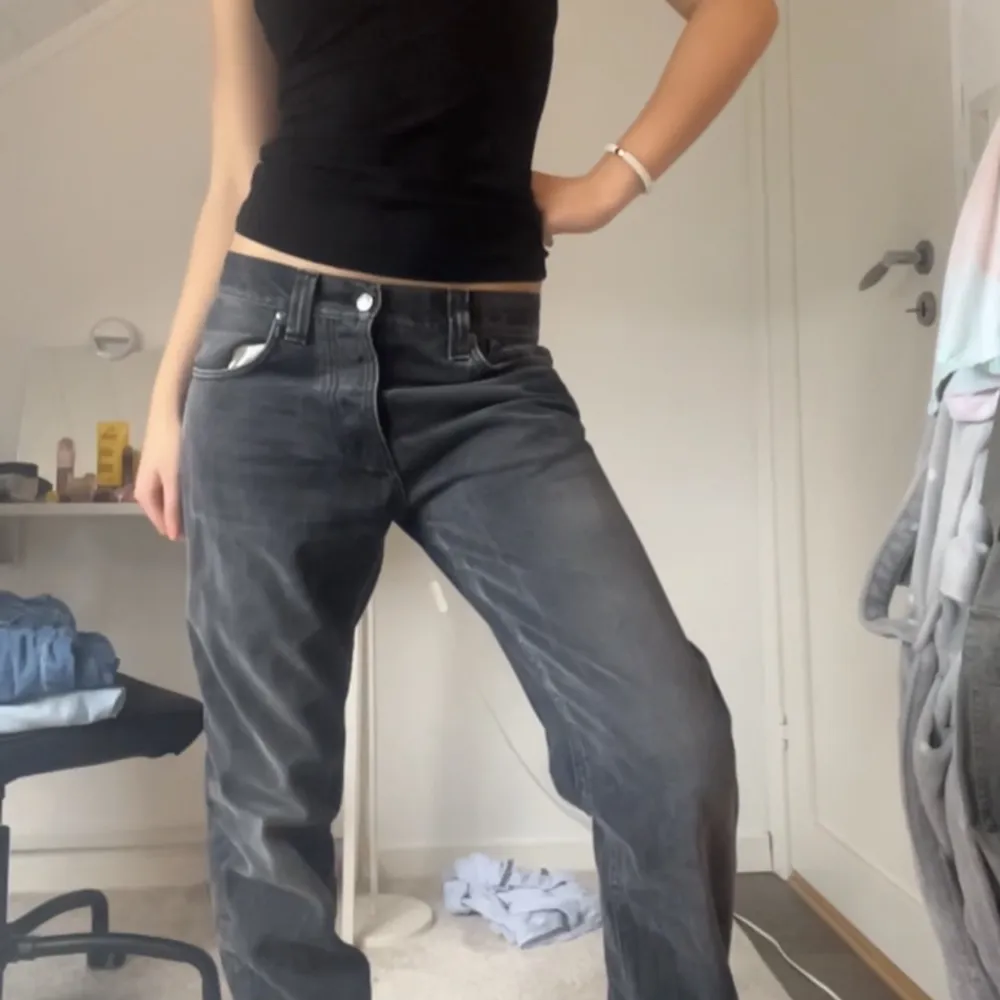 snygga vintage jeans. Jag är norsk, men kan skickas till Sverige💕S-M. inga tecken på användning.. Jeans & Byxor.