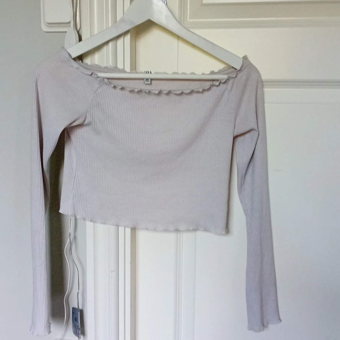 Vit långärmad tröja