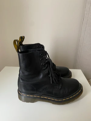 Boots - Dr. Martens