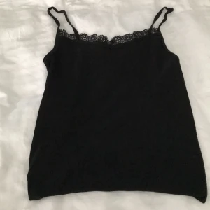 Spets Linne  - Säljer mitt spets linne för har så många 