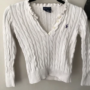 Kofta  - Jätte fin kofta/tröja men tyvärr för liten 