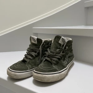 Gröna vans - Finaste gröna färgen, köpta på plick men jag har knappt använt de💘 