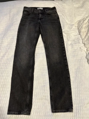 Low Waist jeans zara  - Low waist jeans från zara i storlek 36, frakt ingår ej i priset 