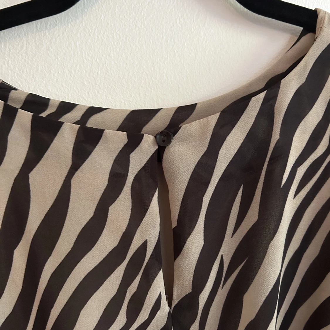 Djurmönstrad klänning  - 90