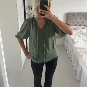 Blusar - Blus från Vero Moda. 