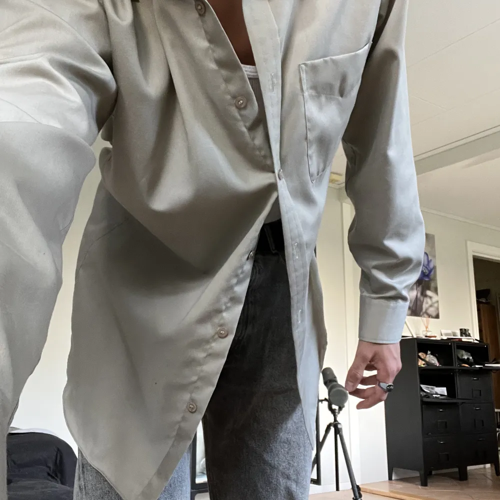 Passar L unisex. Kika gärna in andra plagg, kan erbjuda rabatt vid köp av flera varor!. Paidat.
