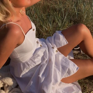 Superfin klänning!  - Superfin klänning från hm! Använd ett fåtal gånger! Så i väldigt bra skick! Storlek 36