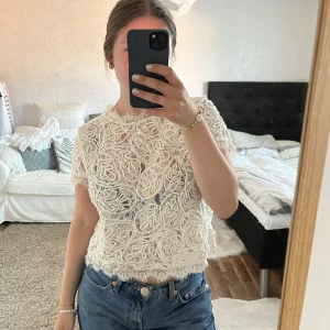 topp - Jättefin topp från Holly & Whyte, säljer för att den inte kommer till användning❤️‍🔥skriv för fler bilder, ge prisförslag 🥰
