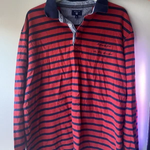Gant tröja  - Oanvänd Gant tröja.  Nypris 1100kr, säljs för 500kr.  Pris kan diskuteras. 