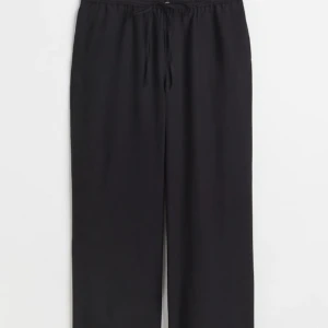 Linnebyxor - Linnebyxor ifrån hm som är helt slutsålda i alla storlekar. storlek S och är använda några få gånger bara 💓