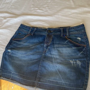 Jeans kjol  - Jeans kjol från Only. Fint skick 💗