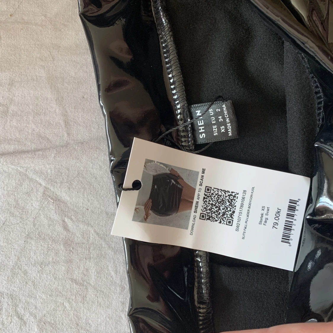 Lackkjol med liten slits - 91