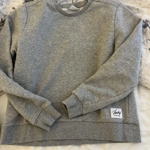 andy tröja - ny, kvitto finns  möts upp i malmö inga fläckar aldrig använd