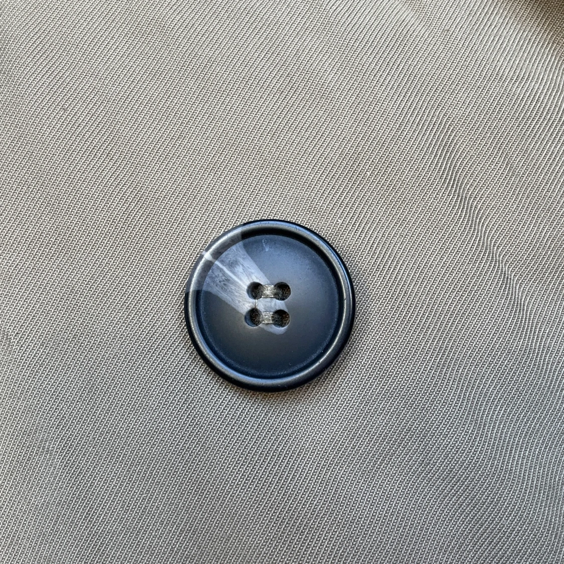 Lång beige trenchcoat - 91