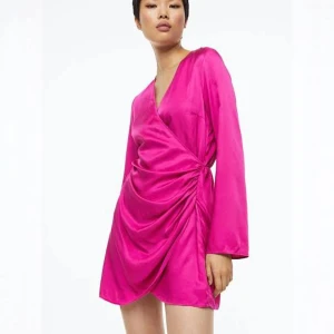 Klänning från H&M - Klänning från H&M, använd 1 gång. 