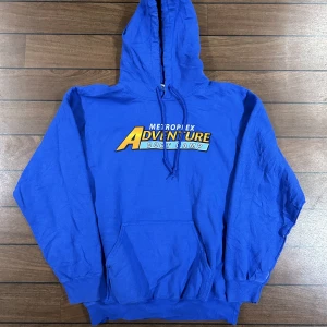 Vintage Adventure Hoodie  - Snygg vintage Hoodie i storlek M! Bara att skriva om du undrar över något🙏