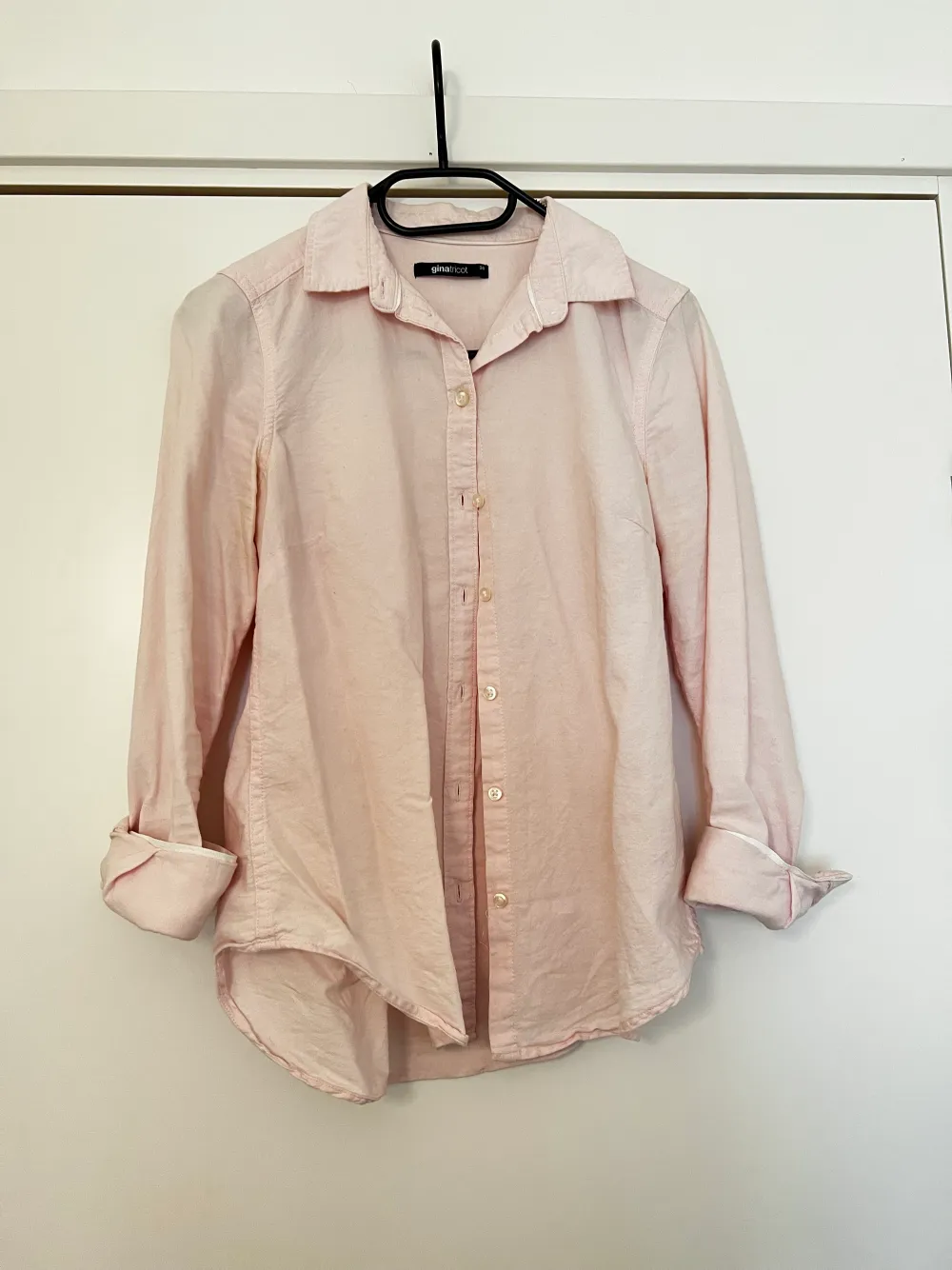 Fin ljusrosa skjorta från Gina tricot🥰. Skjortor.