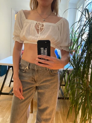 Vit blus i bomull - Oanvänd vit sommarblus från H&M