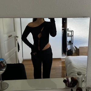 Festtopp  - Säljer min topp som tyvärr inte kommer till lika mycket användning längre. Supersnygg och fin till vad som!! 100kr + frakt💓