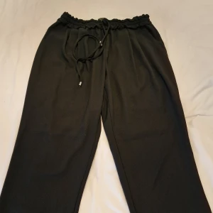 Kostymbyxa Zara - Lite tunnare i materialet,fint skick