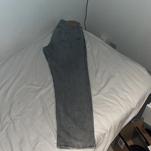 Jack and Jones jeans  - Jack and Jones Loose/chris jeans i 8/10 skick nypris 600kr