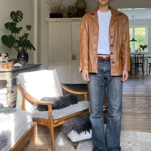 Brun läderjacka - En brun läderjacka köpt vintage i Rom! Jag är en S. 