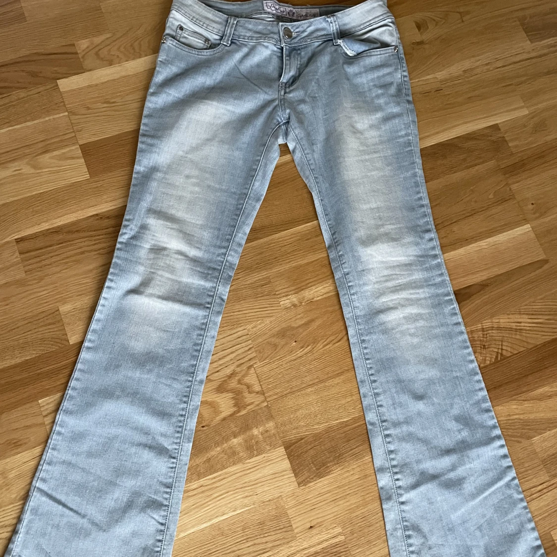 Lågmidjade bootcut jeans