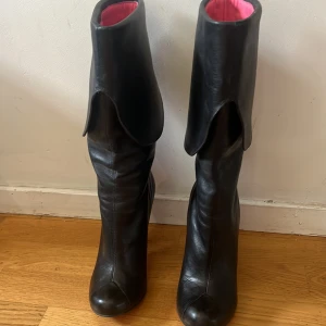 Feud skor  - Väldigt fina har använt de endast engång 