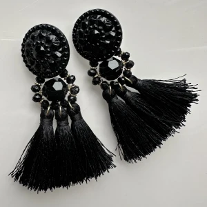 Örhängen  - Svarta statement örhängen!🖤