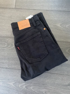 Levis jeans - Modell ribcage straight  Aldrig använda 