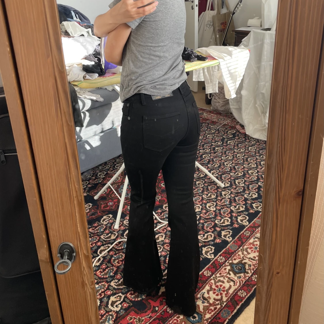 Bootcut/flare crocker jeans svarta storlek 24 - 90