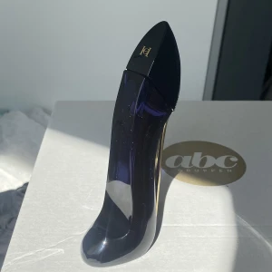 Good girl parfym - Carolina Herrera Good girl parfym, skulle gissa 30ml. Har tyvärr inte kvar förpackningen men parfymen är nästintill oanvänd och säljs därför 🫶🏼pris kan diskuteras 