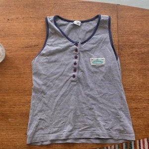 Linne - Ett fint randigt linne som inte kommer till användning