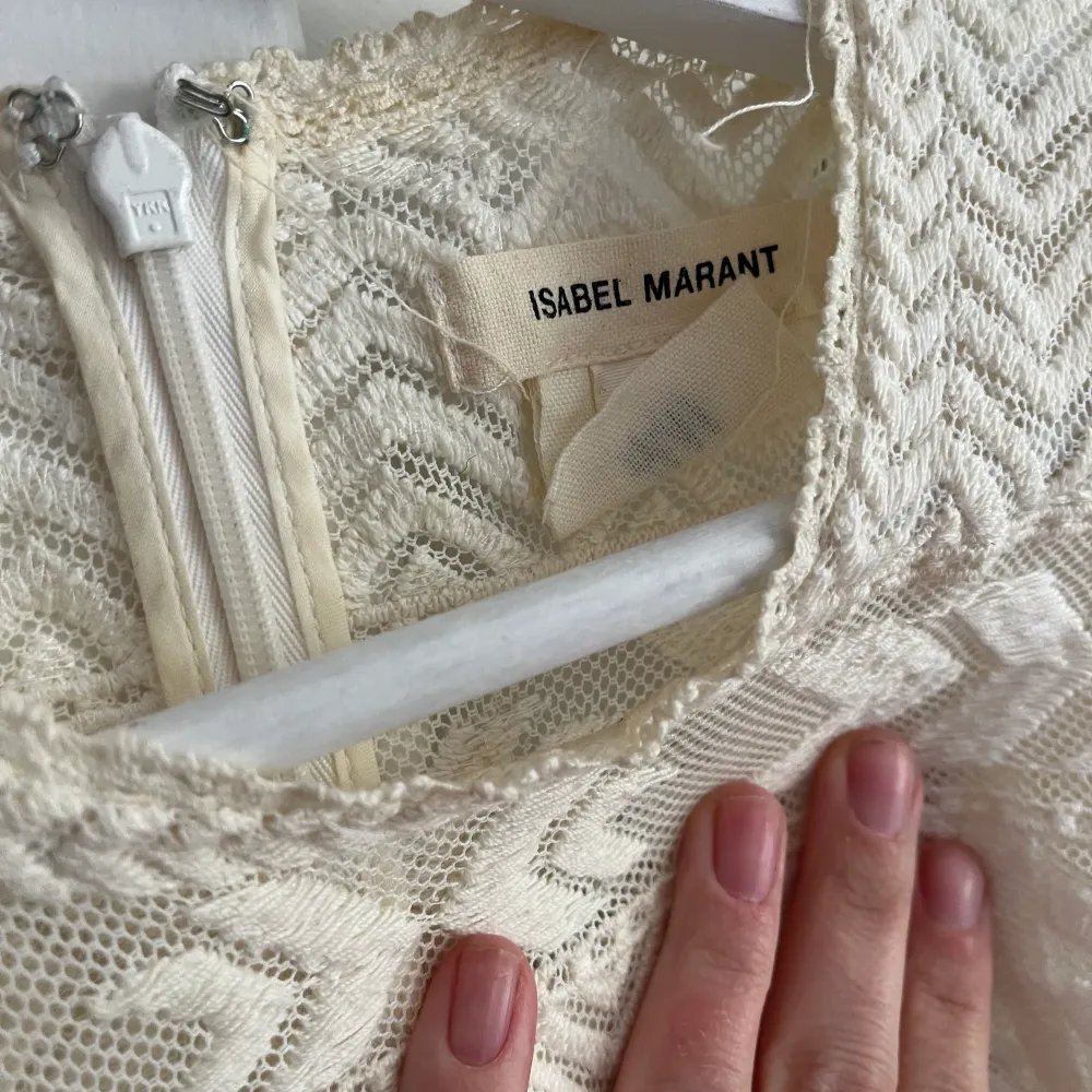Isabel Marant för H&M. Spetstopp i off white. . Blusar.