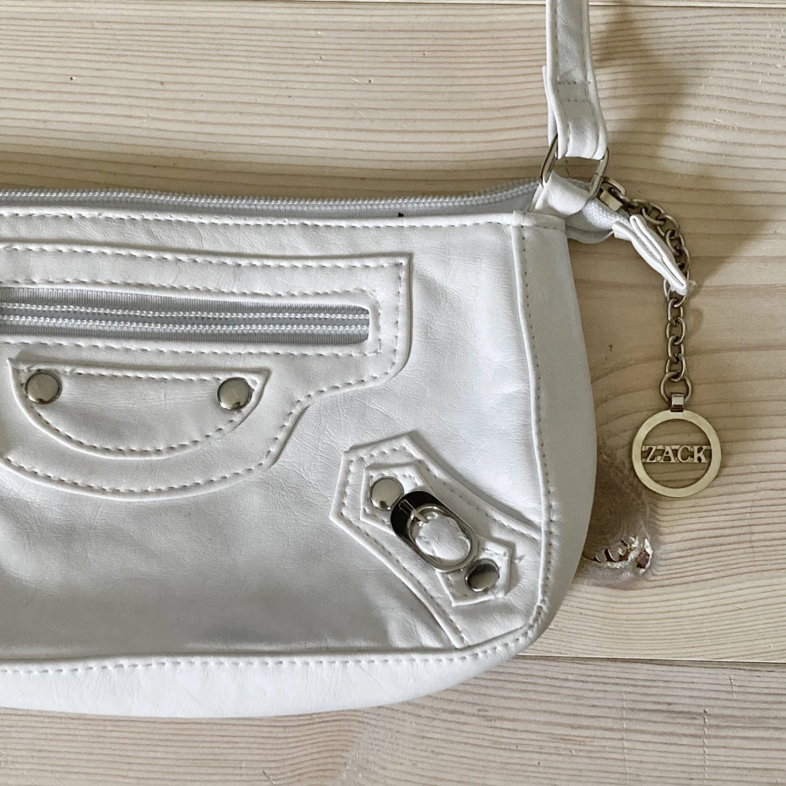Vit axelväska - 91