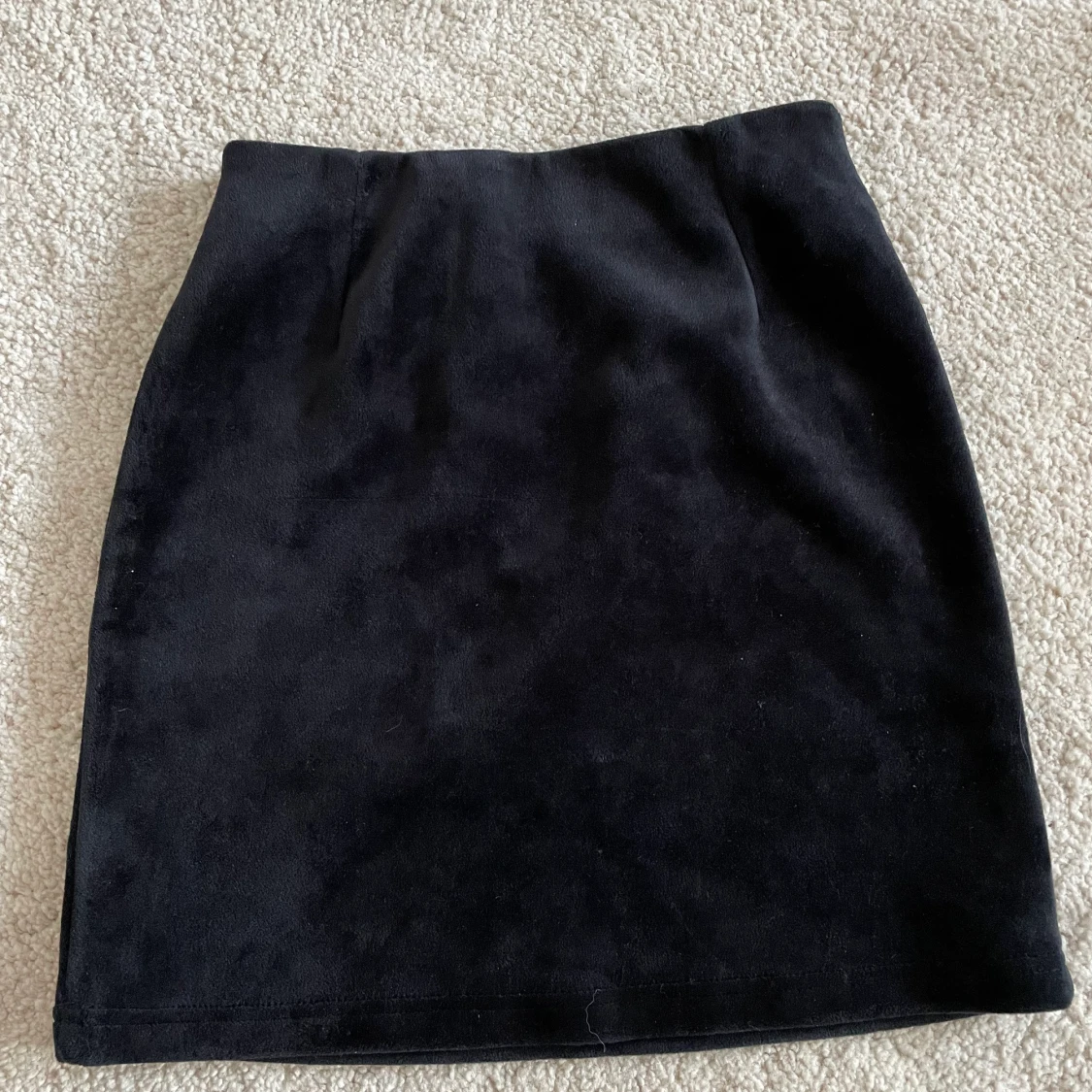 Svart sammetskjol🖤