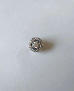 Pandora klar glittrande berlock  - Nyskick, oanvänd. Nypris 699.